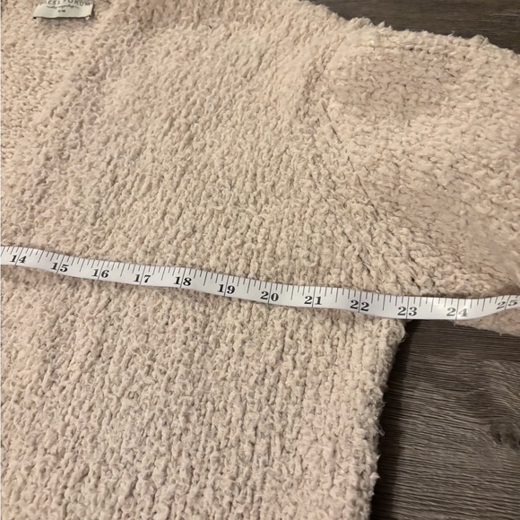 Dress Forum Cream Women's Cardigan - Picture 2 of 4